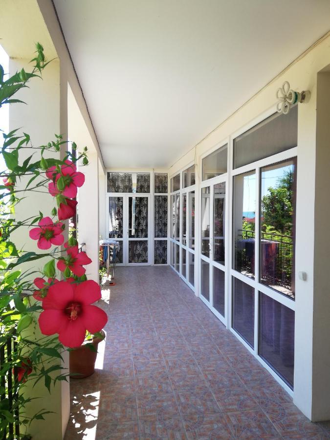Aparthotel Na Abovyana 7 New Athos Bagian luar foto